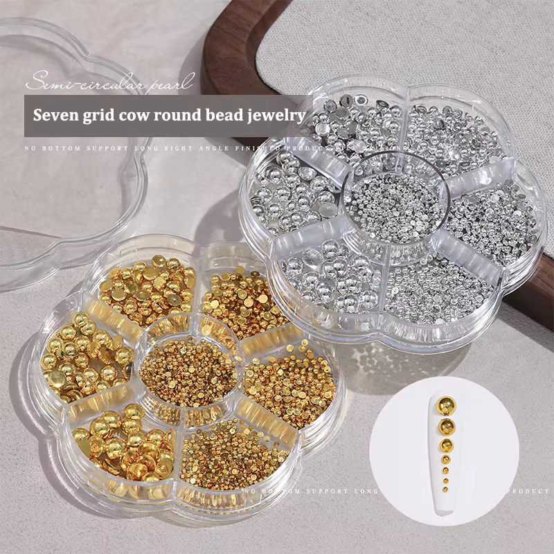 Décorations d'ongles en perles argentées et dorées à 7 compartiments