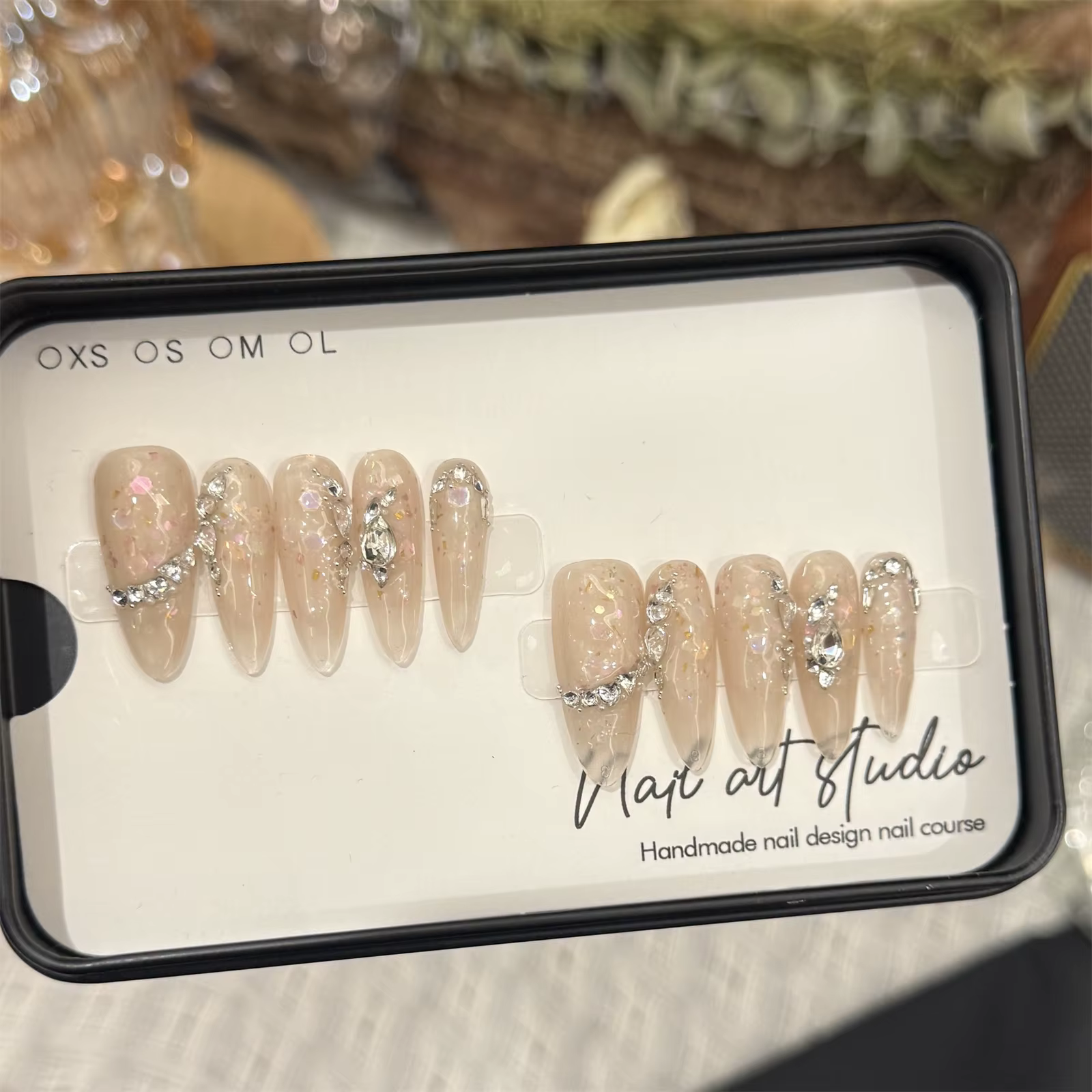 10 faux ongles longs et pointus