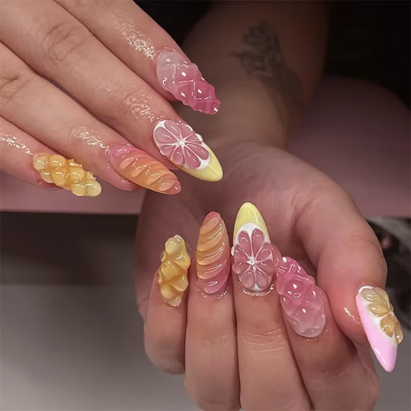 Faux ongles 3D citron rayés bleu et blanc