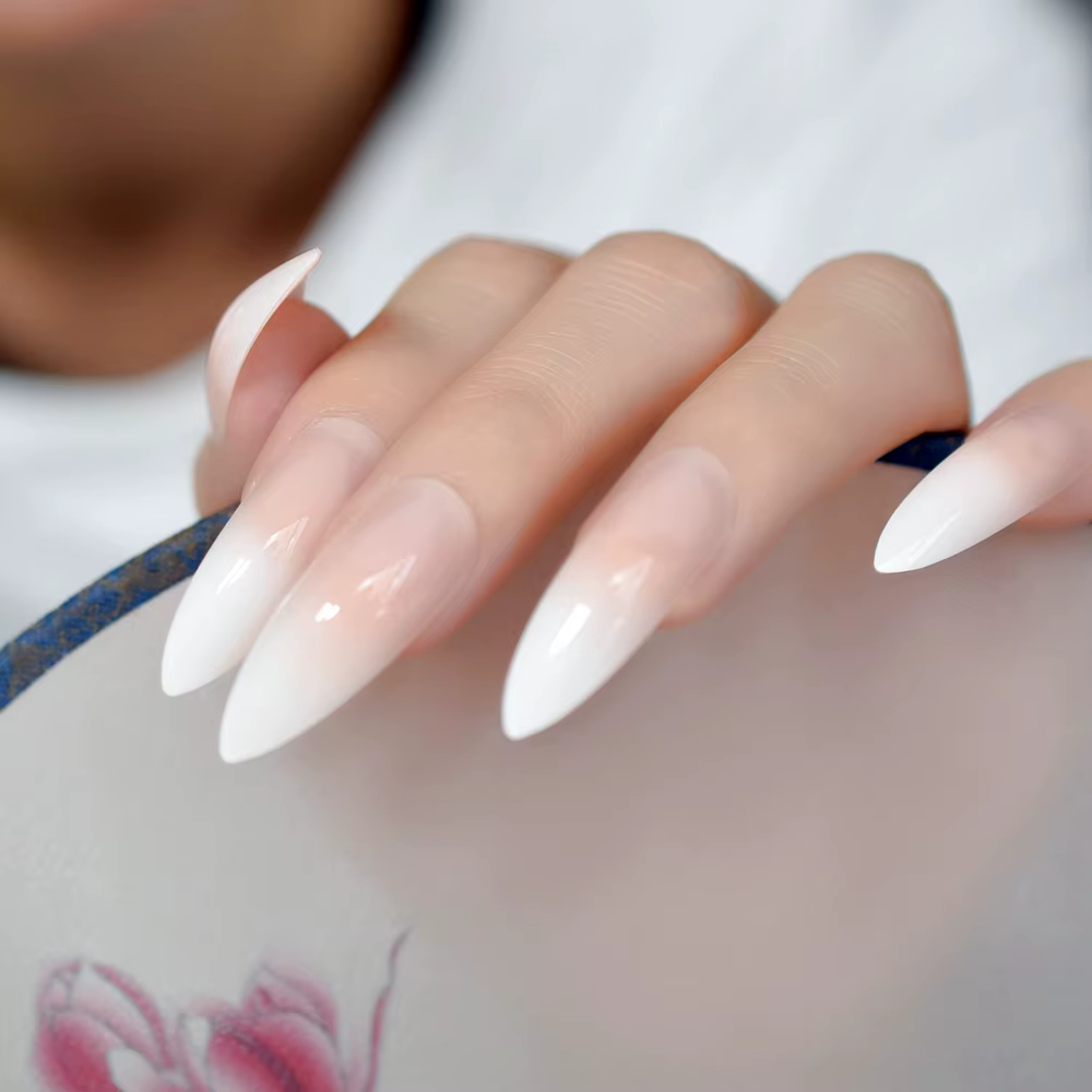 Ongles français extra longs effet ombré