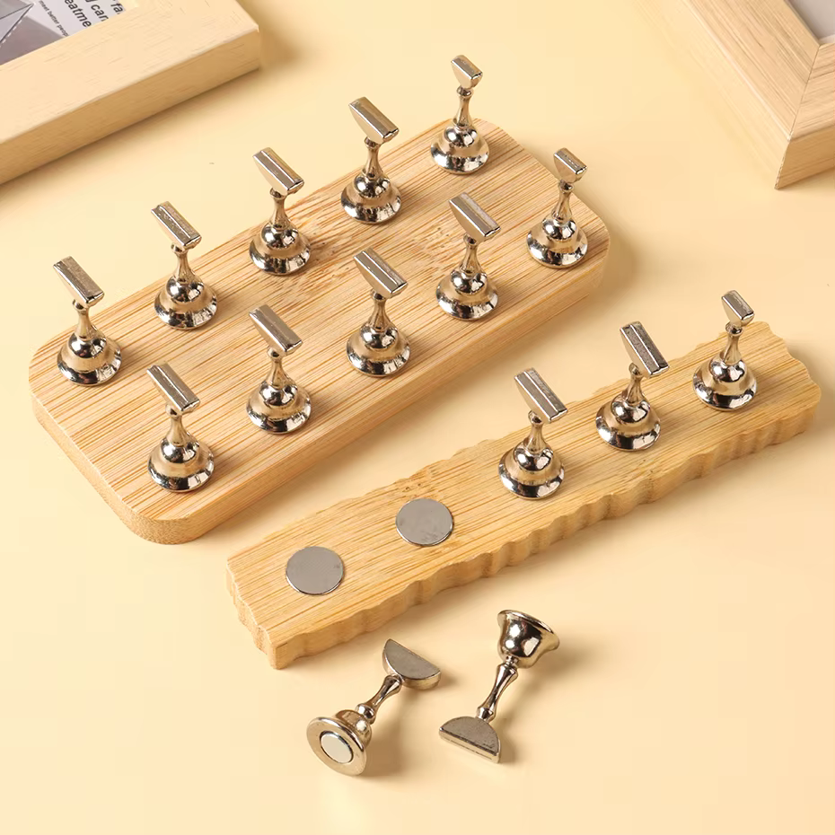 Support de pratique magnétique pour ongles