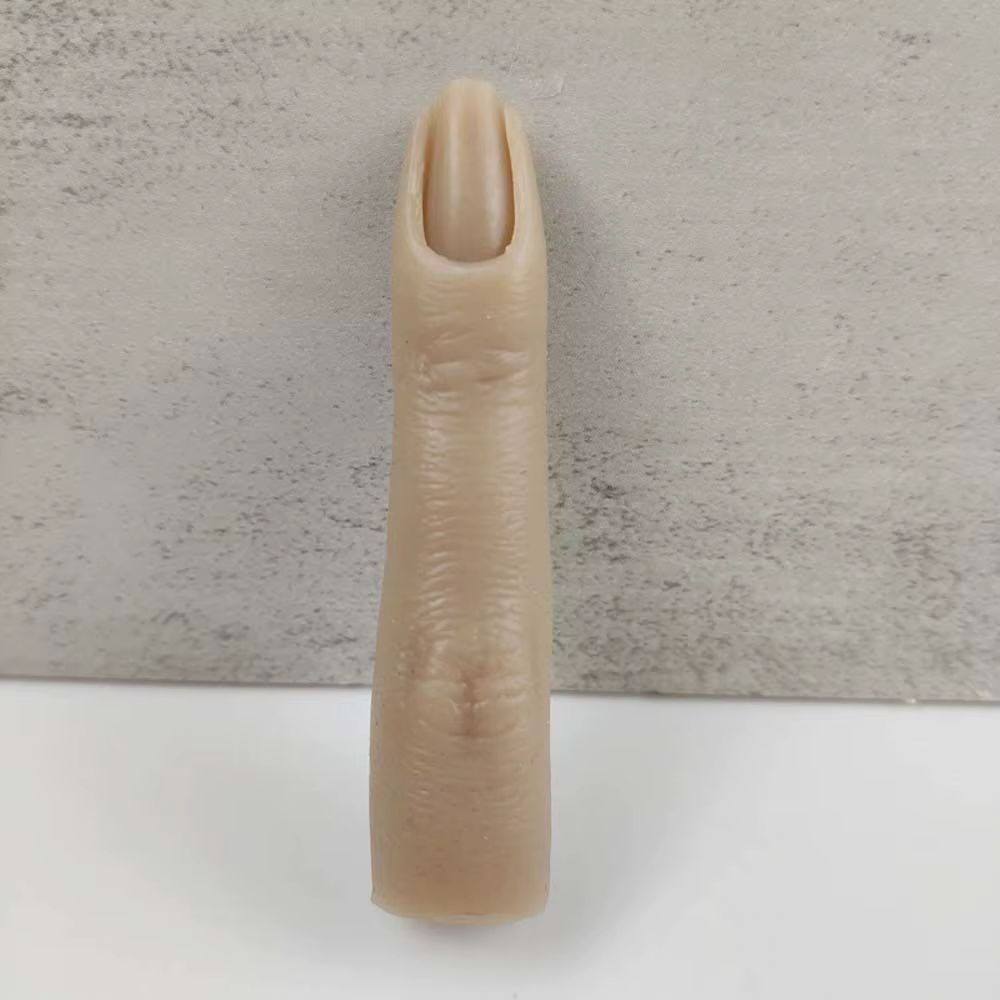 Modèle d'entraînement articulé pour nail art