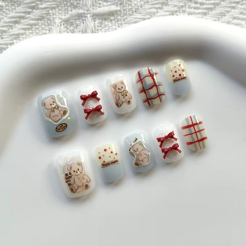 10 faux ongles à presser style coréen