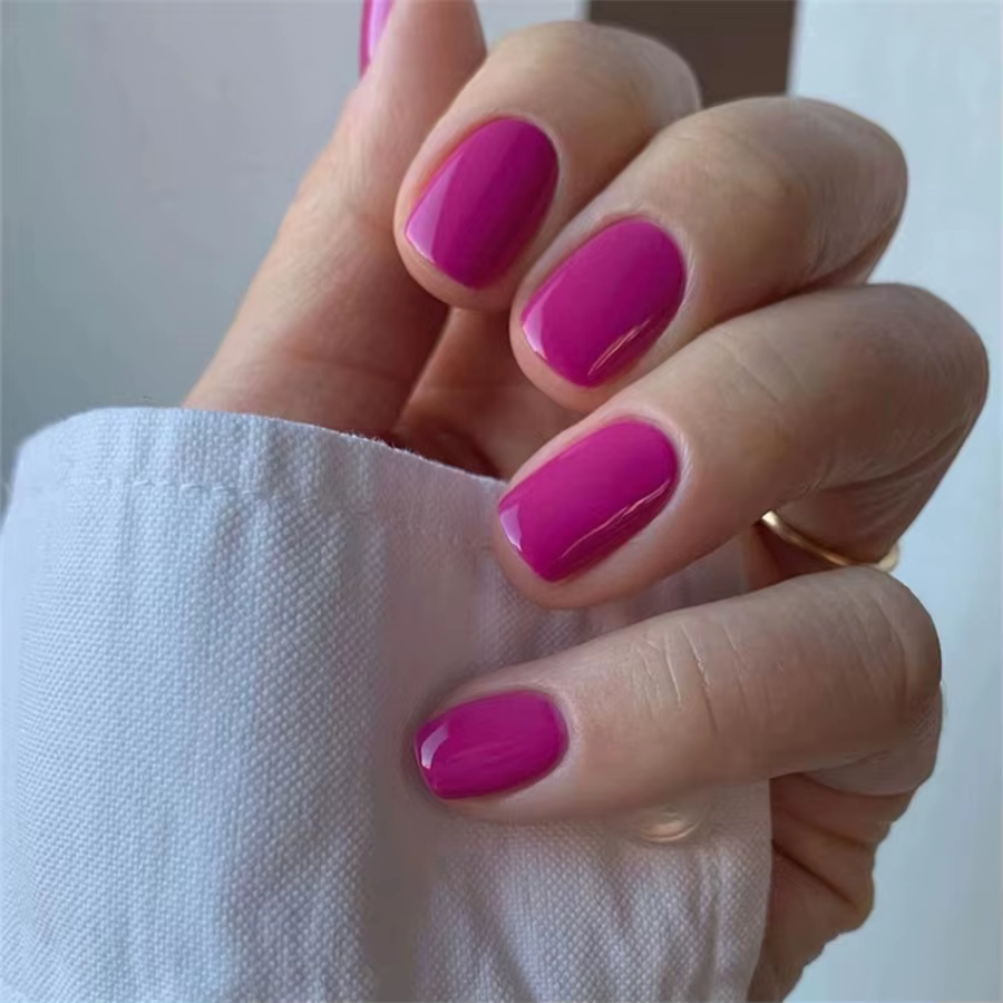 24 pièces/ensemble Faux ongles en acrylique à couverture complète à presser, courts, style French, rouges brillants, amovibles, fournitures pour ongles