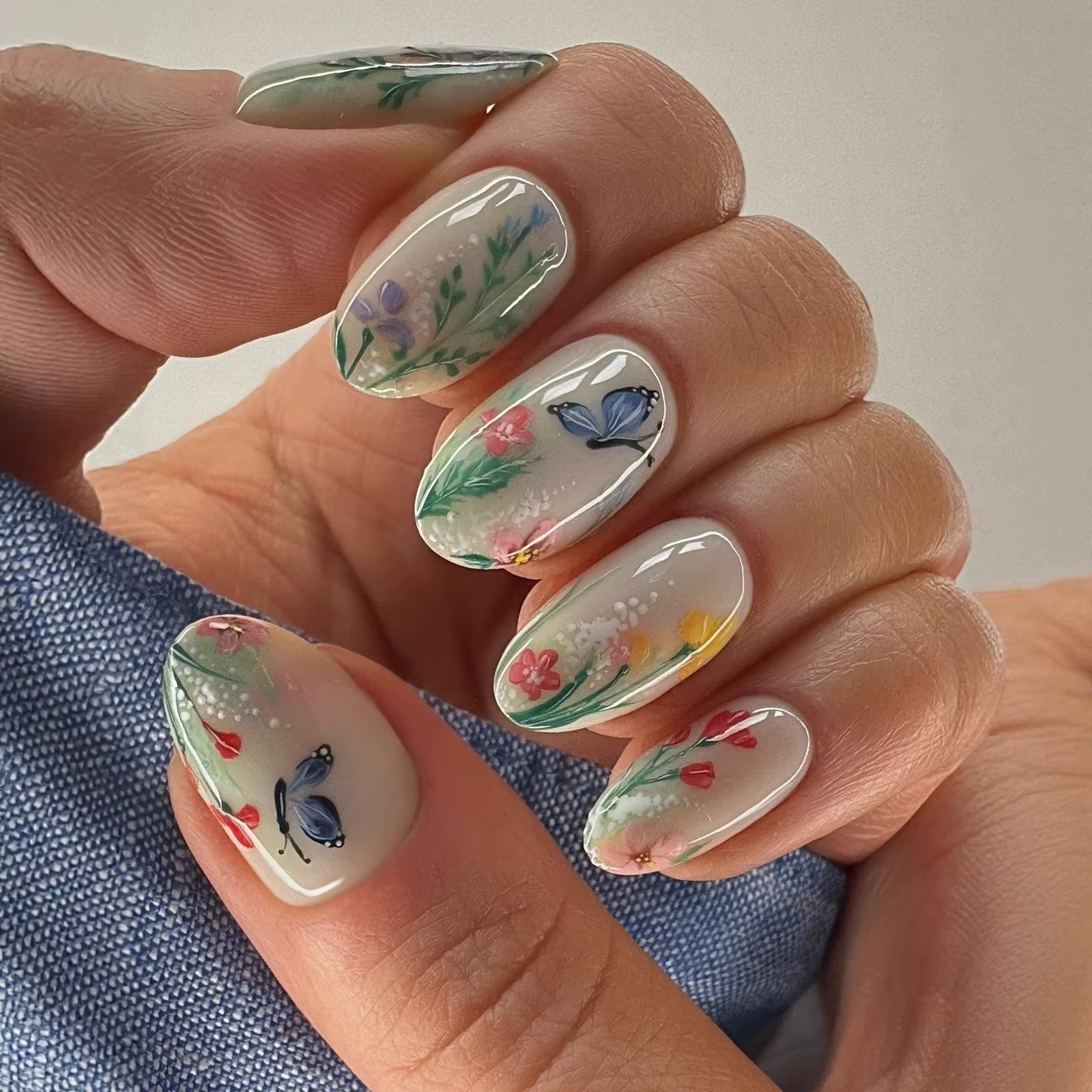 Faux ongles cercueil mi-longs