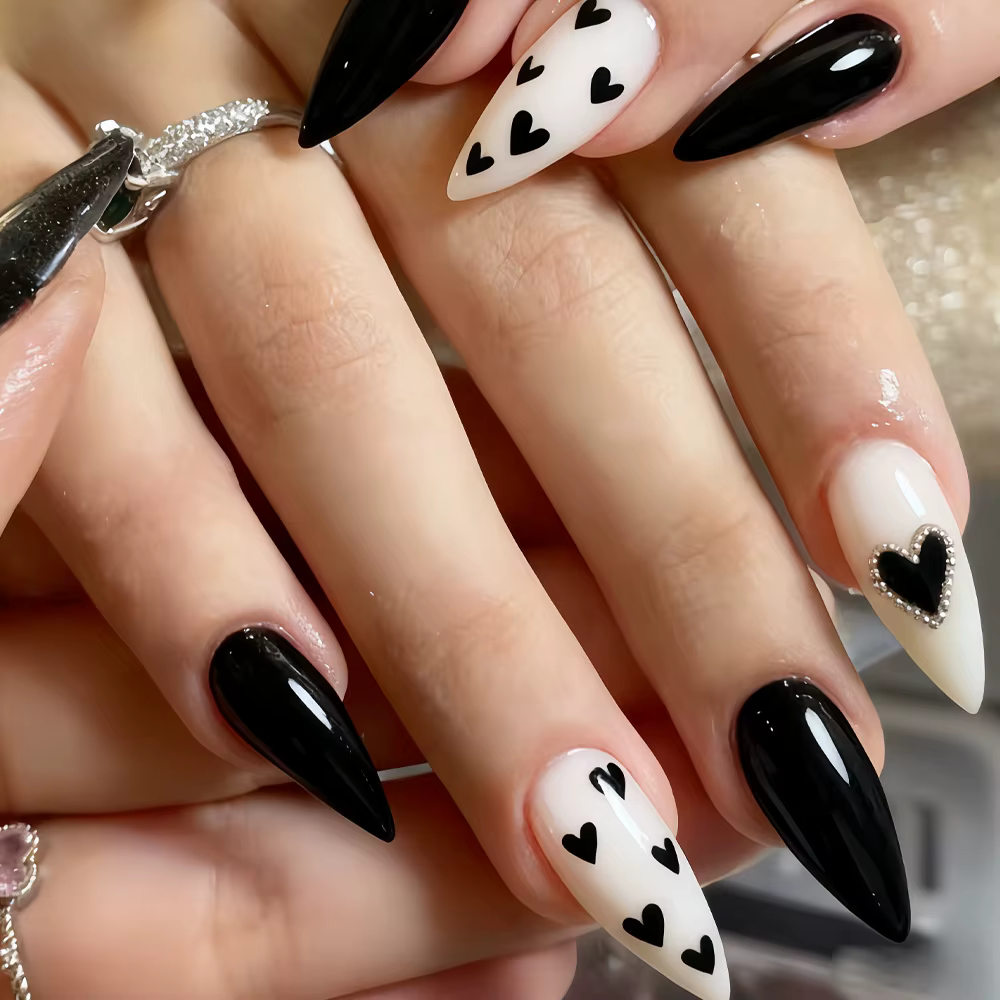 Faux ongles en amande rose clair pour filles