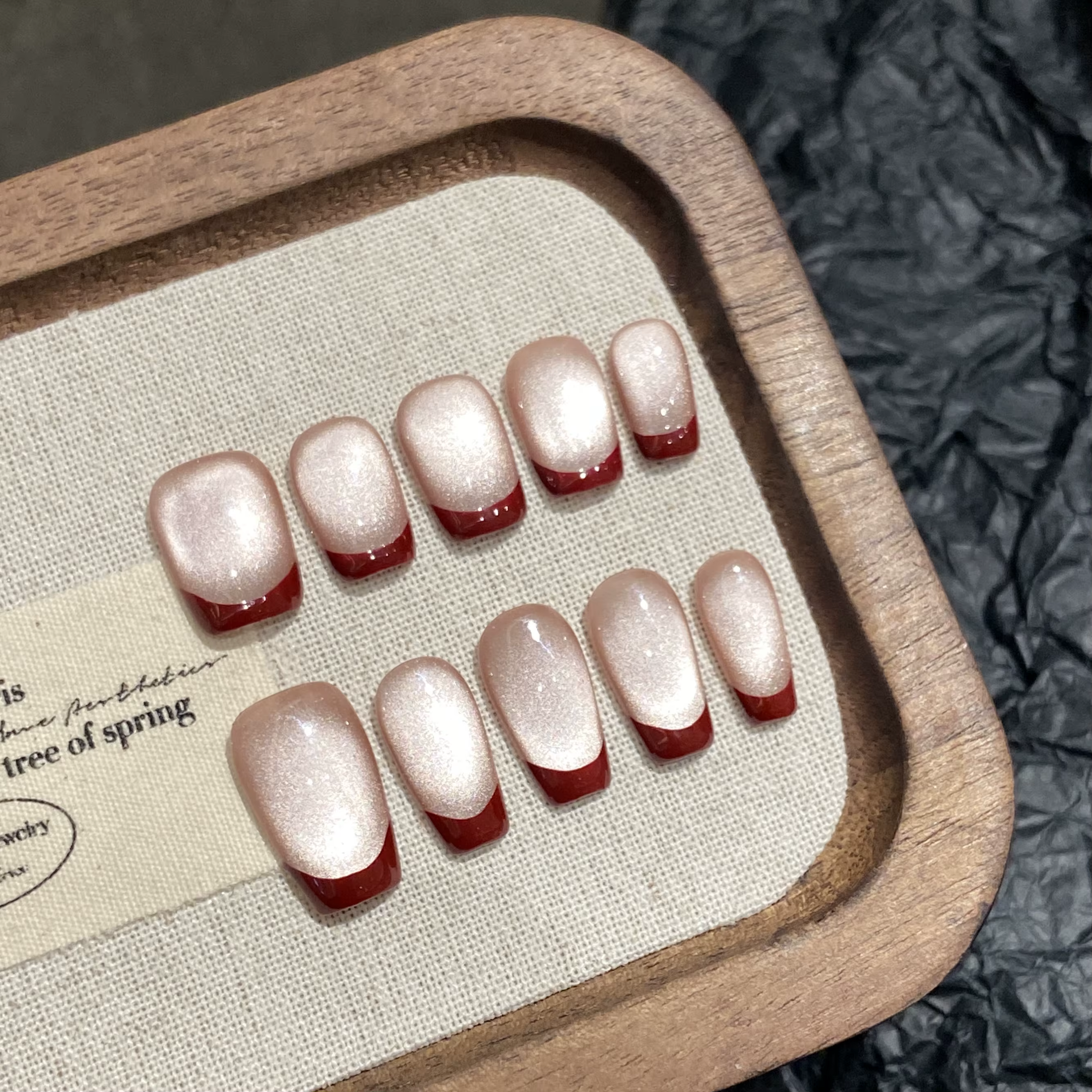 Faux ongles français courts faits à la main