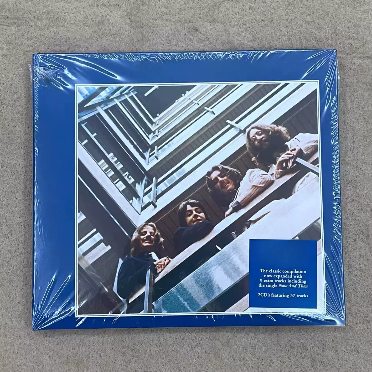 Timeless British Rock Expanded Compilation Set, couvertures bleues et rouges, avec des titres remasterisés et des enregistrements en studio supplémentaires
