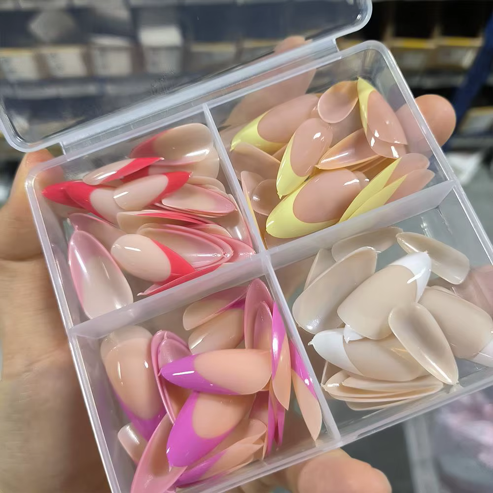Faux ongles français en amande