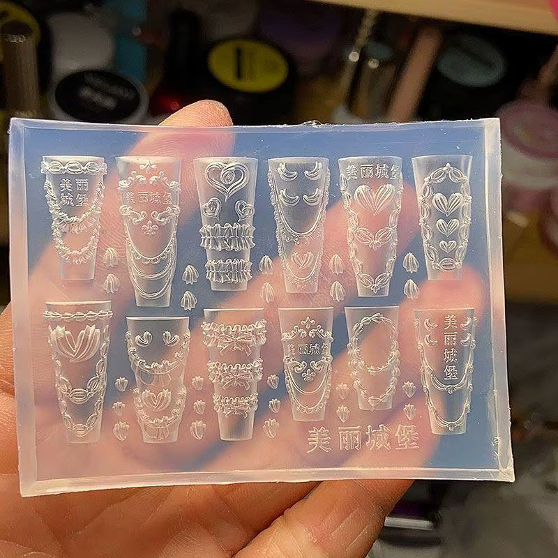 Moule en silicone pour nail art avec nœud en dentelle