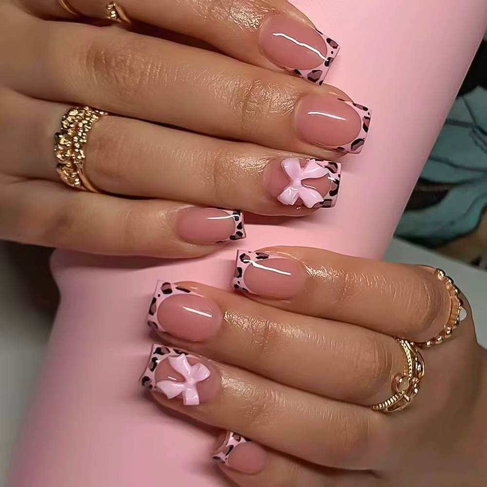 24 faux ongles courts carrés à imprimé léopard rose