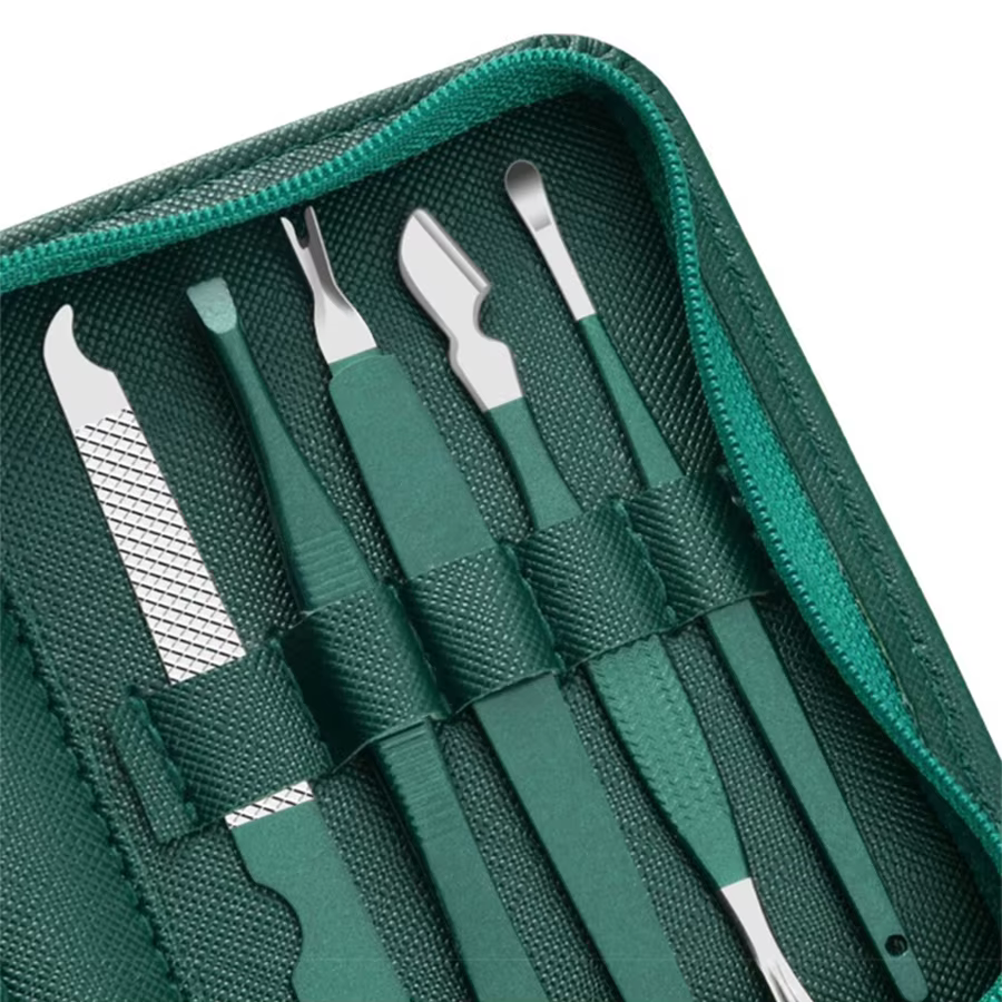 Ensemble de manucure avec étui en cuir