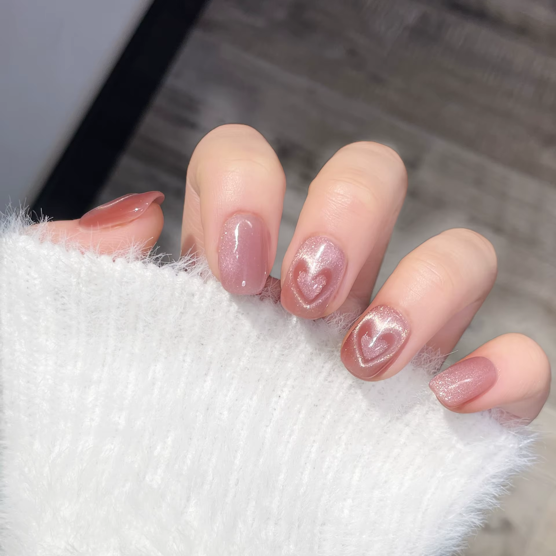 Faux ongles yeux de chat rose