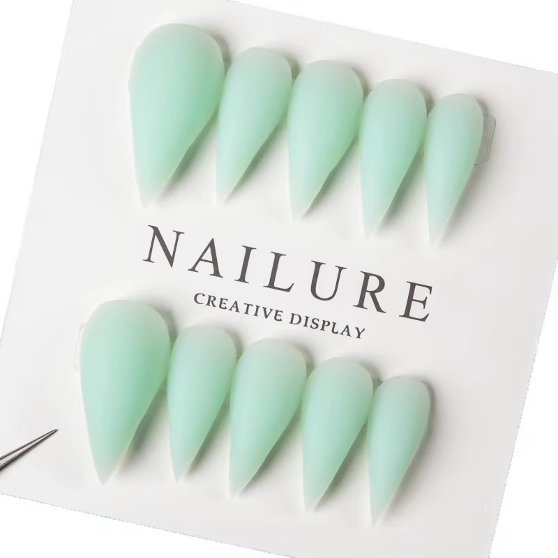 Faux ongles longs à presser