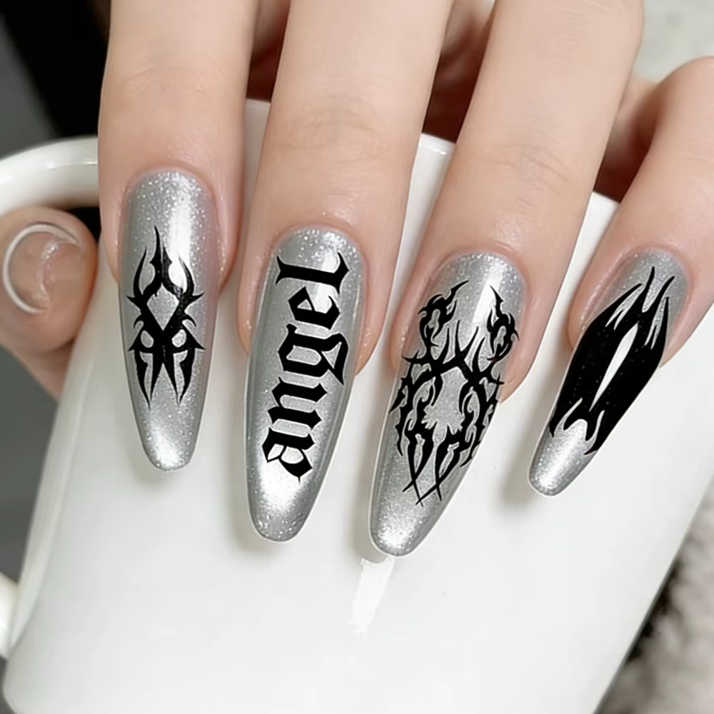 Plaques de stamping pour ongles style gothique