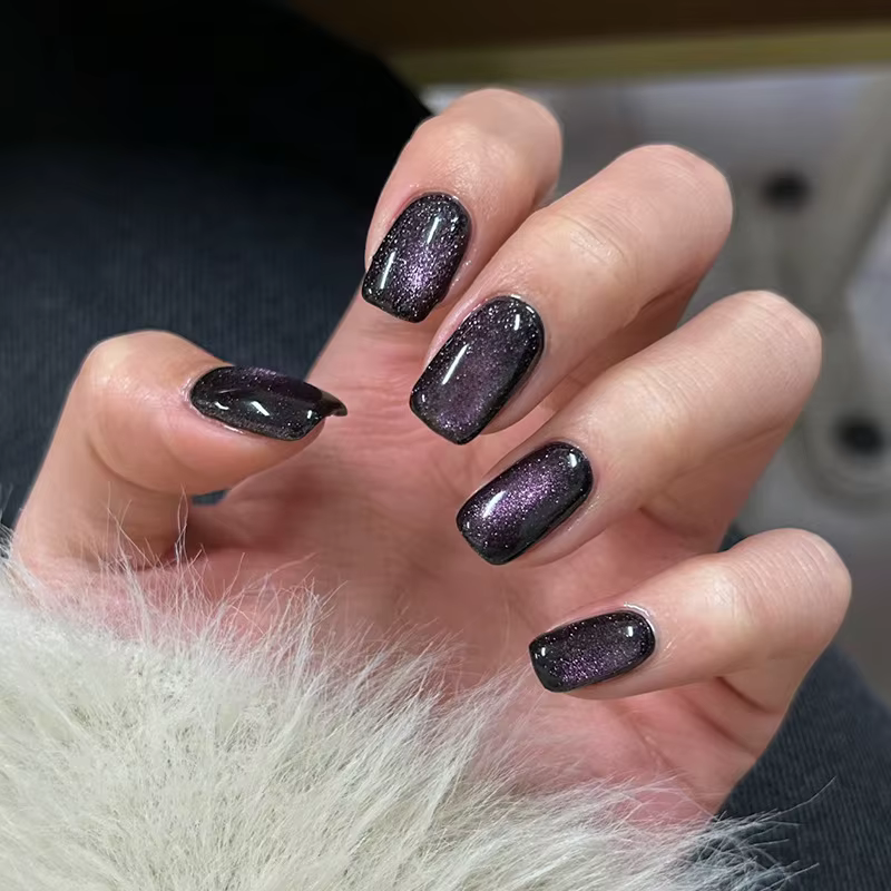 24 faux ongles à presser effet œil de chat