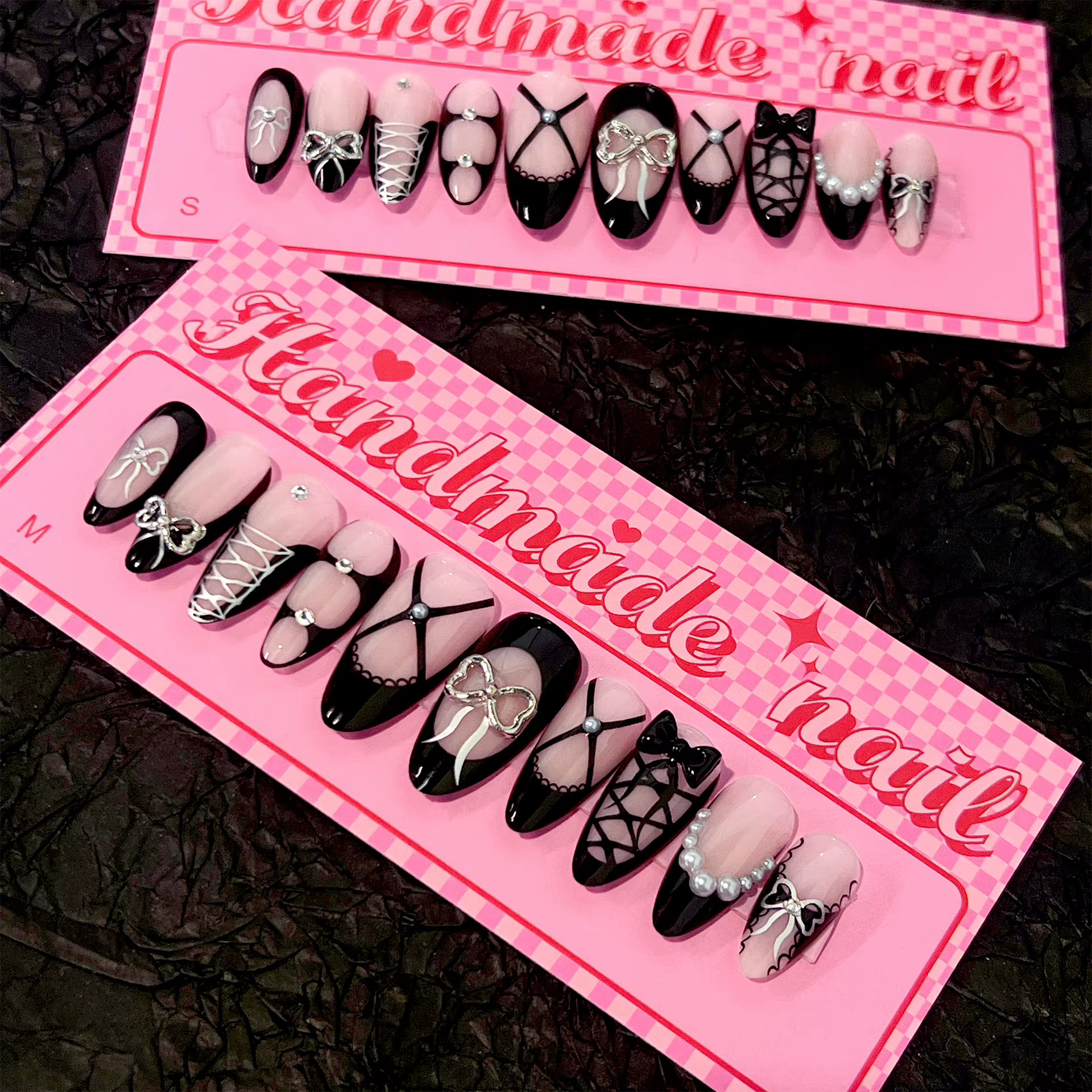 Presse à la main sur les ongles français 3D noir arc faux