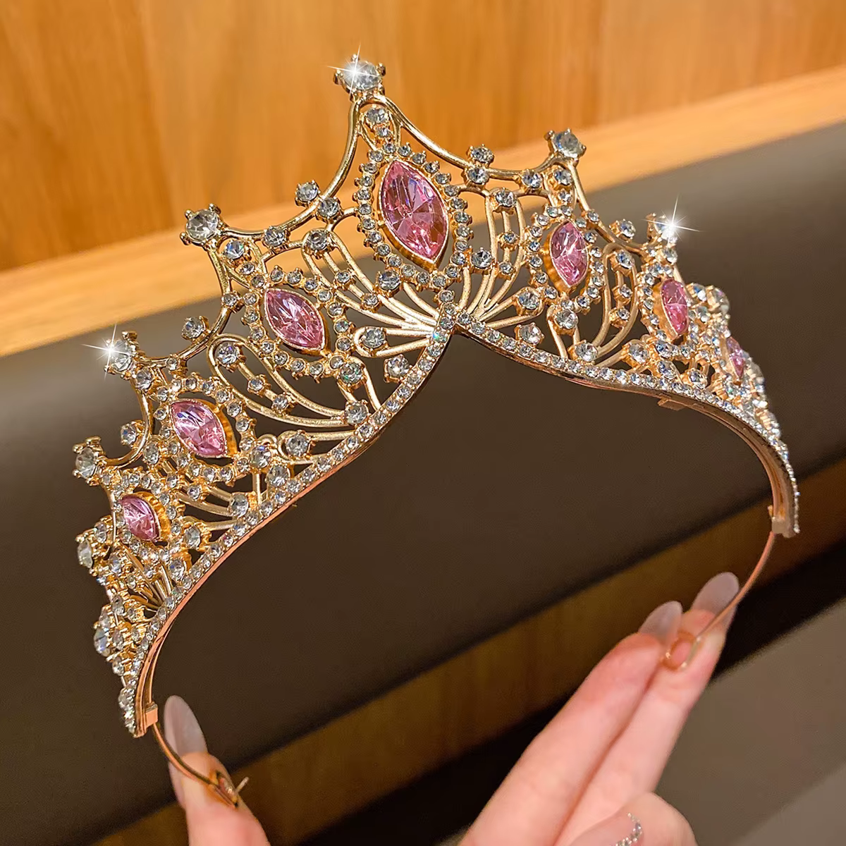 1 grande couronne, bandeau de tempérament à la mode, accessoire pour cheveux à vent doux, adapté aux performances et aux anniversaires