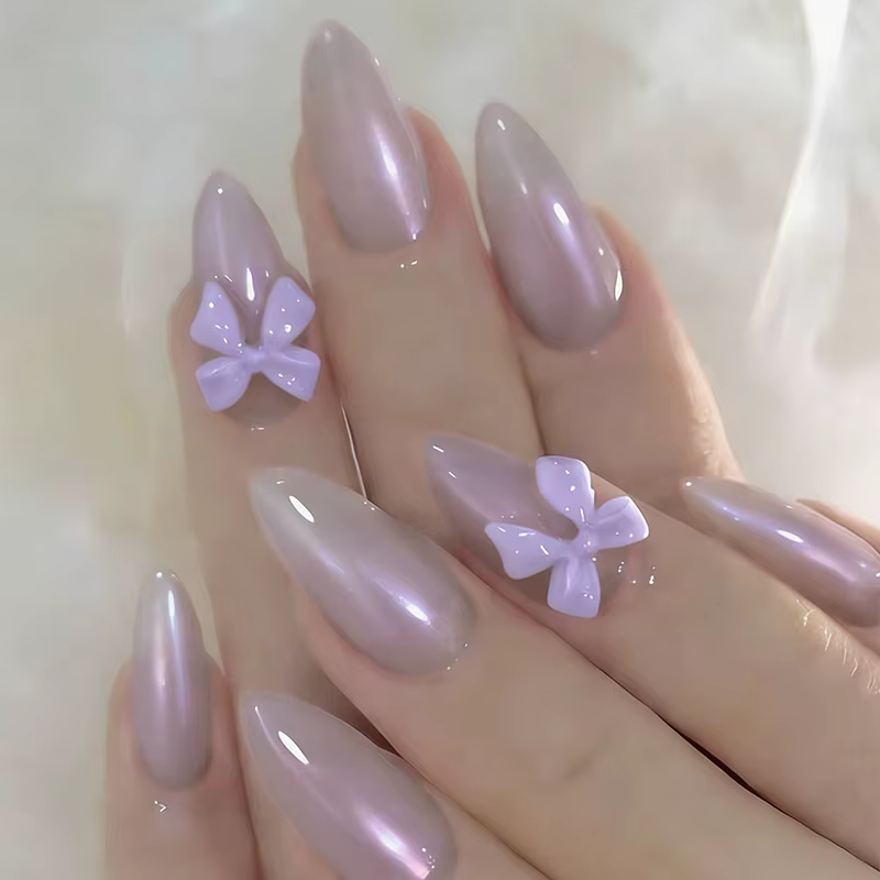 Faux ongles en forme d'amande pour femmes
