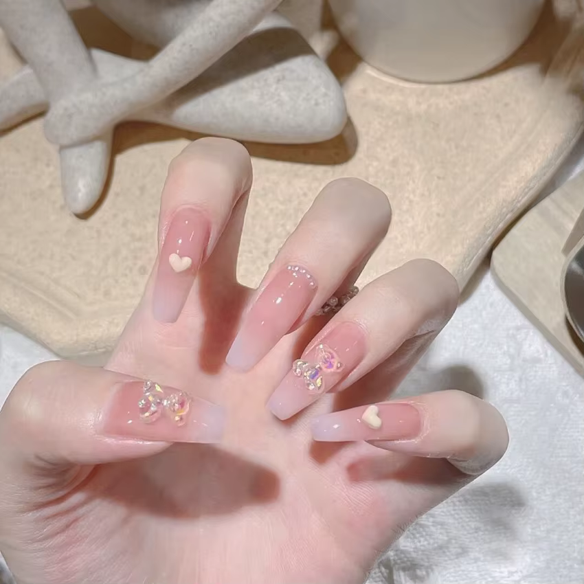 Faux ongles artificiels blancs U colorés
