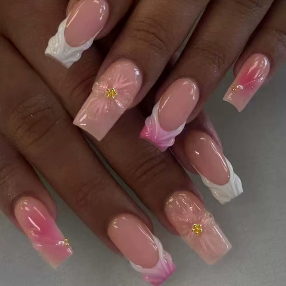 24 pièces Long carré 3D tridimensionnel Gelnail fait des ongles de fleur avec perle décorer conception blanc français