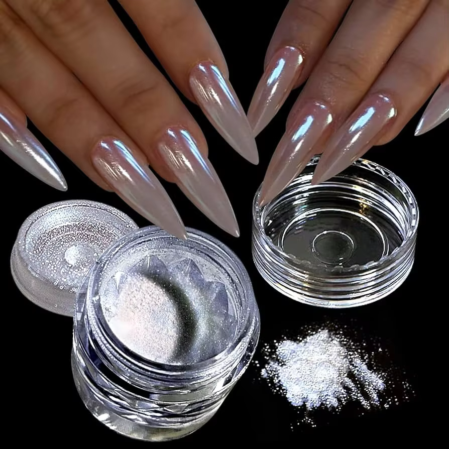 Poudre à ongles chromée blanche scintillante