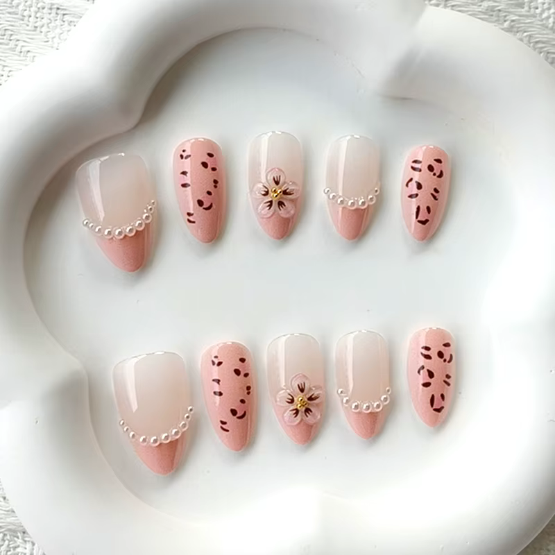 10 faux ongles courts en forme d'amande
