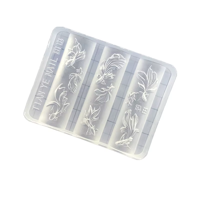 Lotus sculpté tridimensionnel 3D avec ongles de poisson