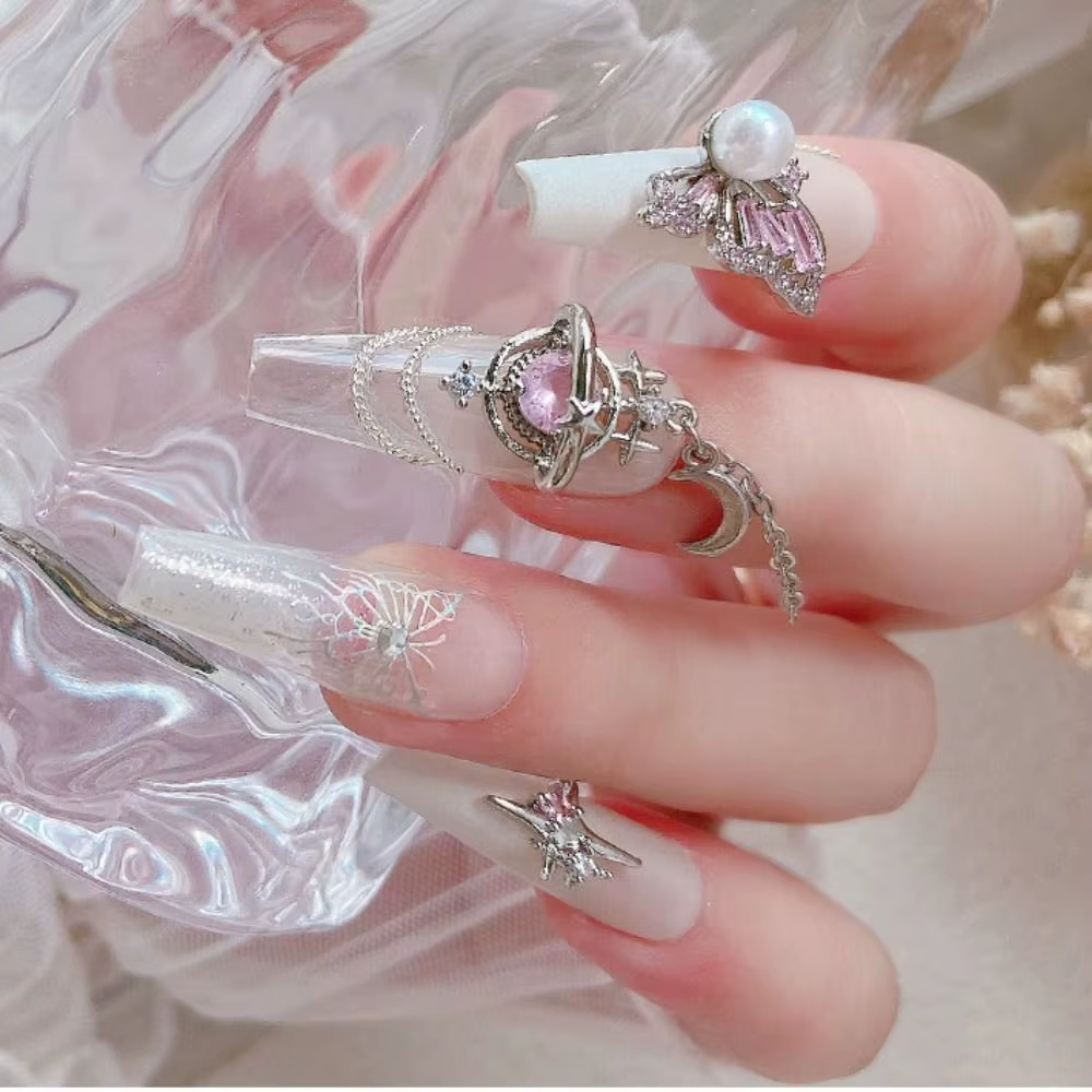 Breloques de luxe légères pour ongles
