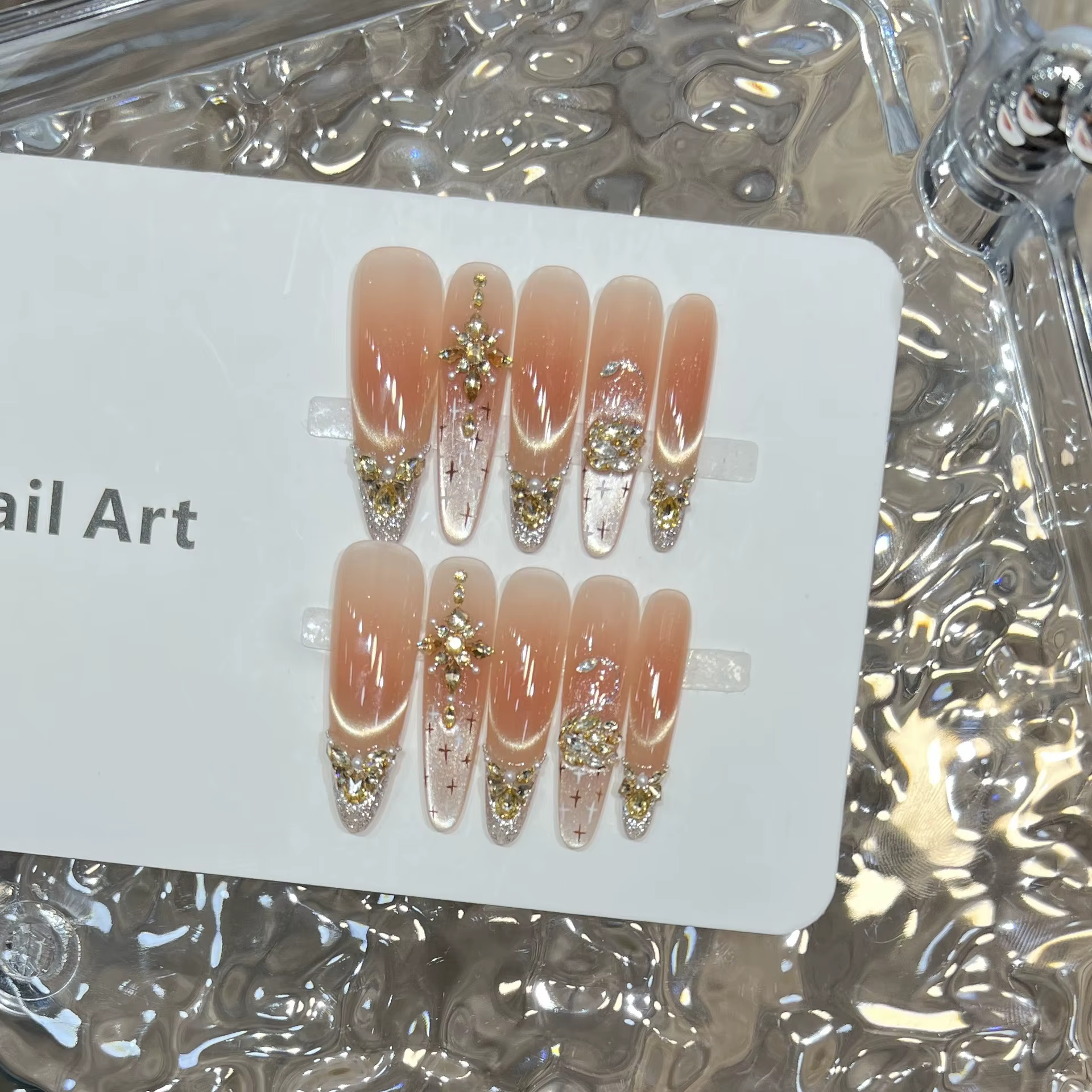Faux ongles à presser French Manucure Effet Œil de Chat Nœud Papillon Zircon