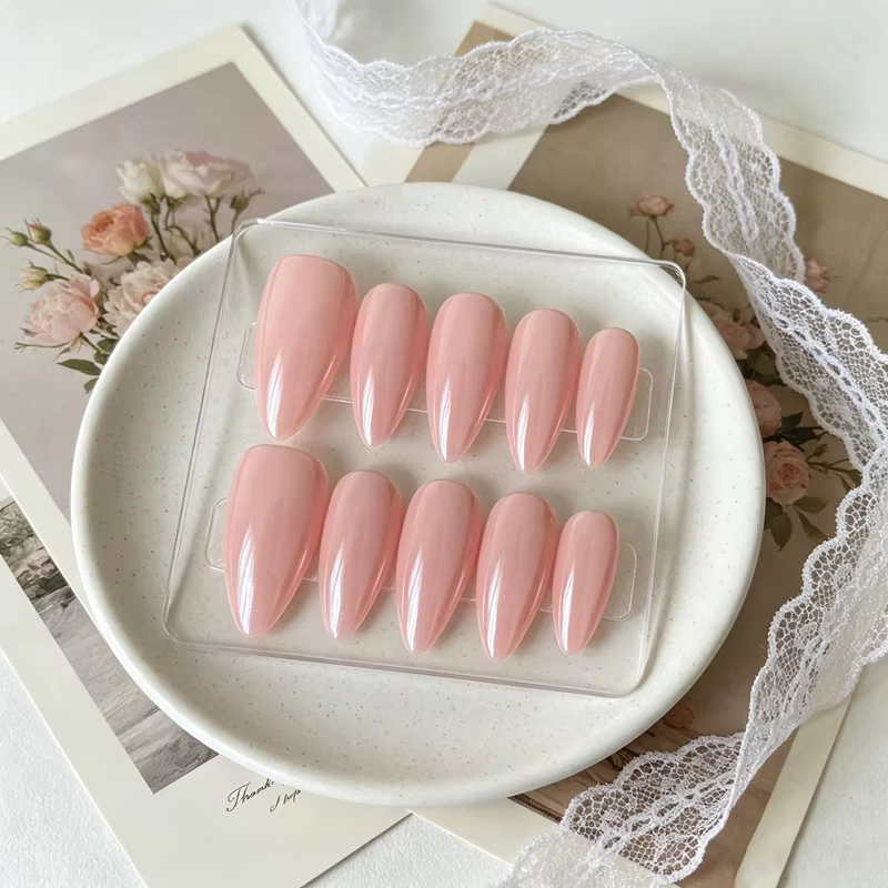 10 faux ongles Aurora rose faits à la main