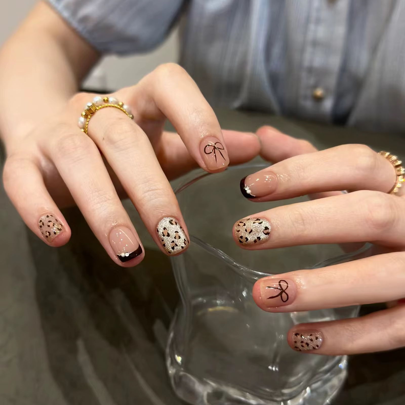 24 faux ongles à presser effet œil de chat