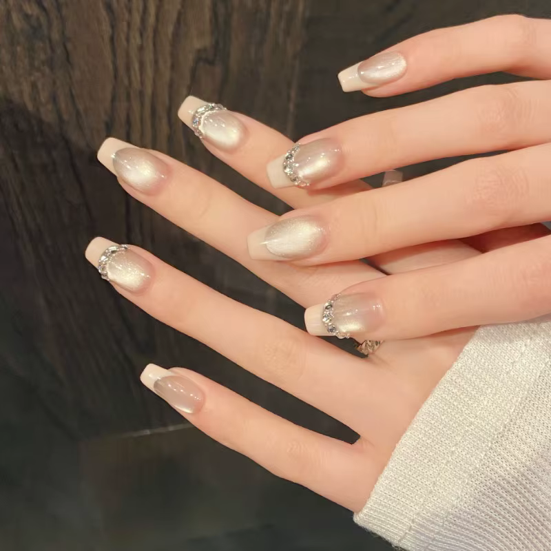 10 pièces à la main 2025 faux ongles avec outils