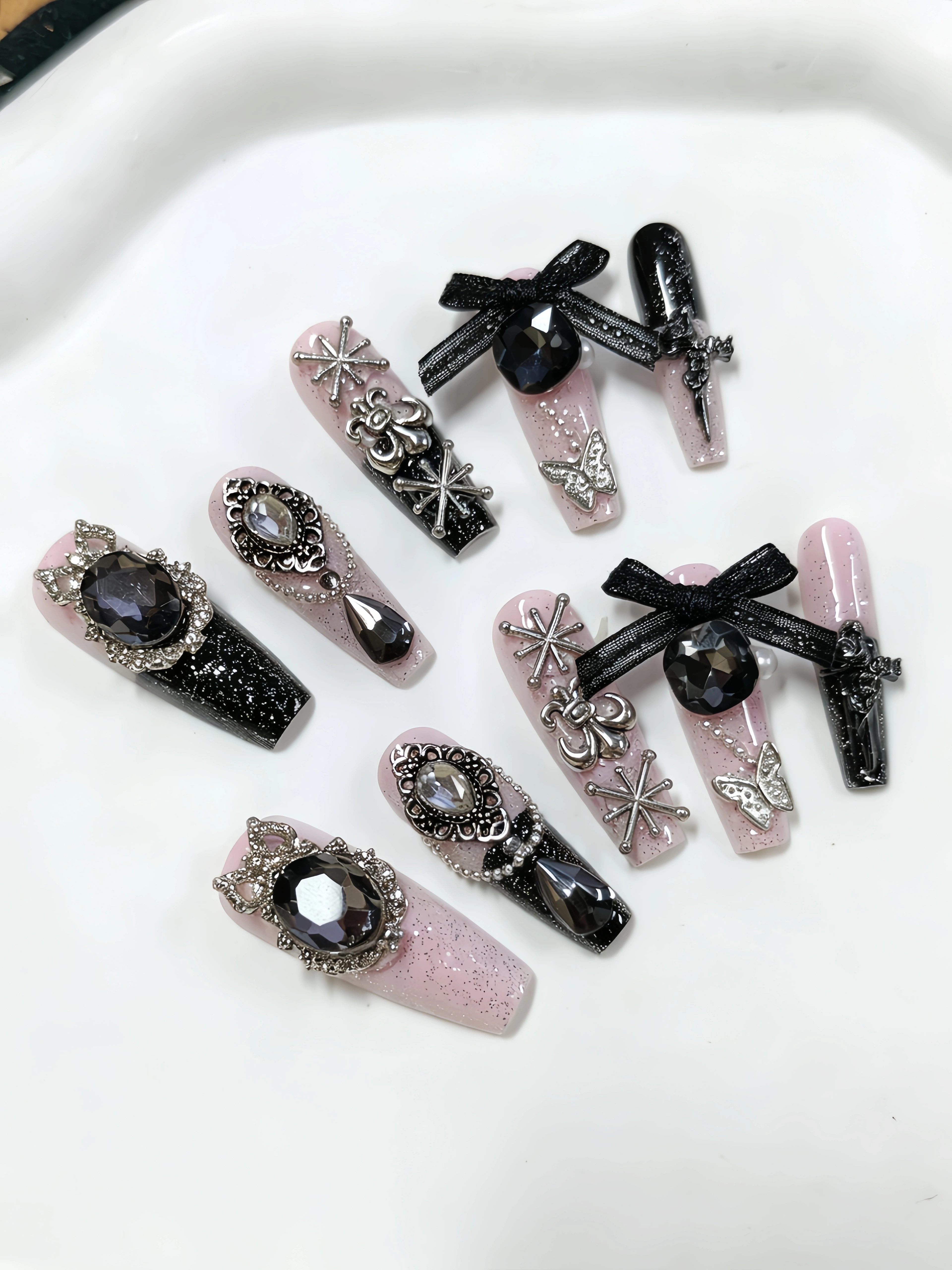 10 faux ongles trapézoïdaux de longueur moyenne