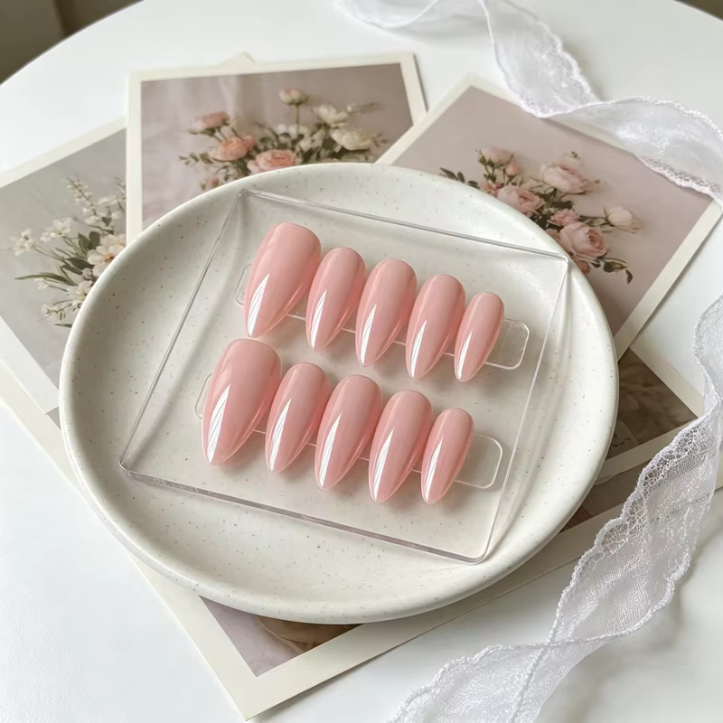 10 faux ongles Aurora rose faits à la main