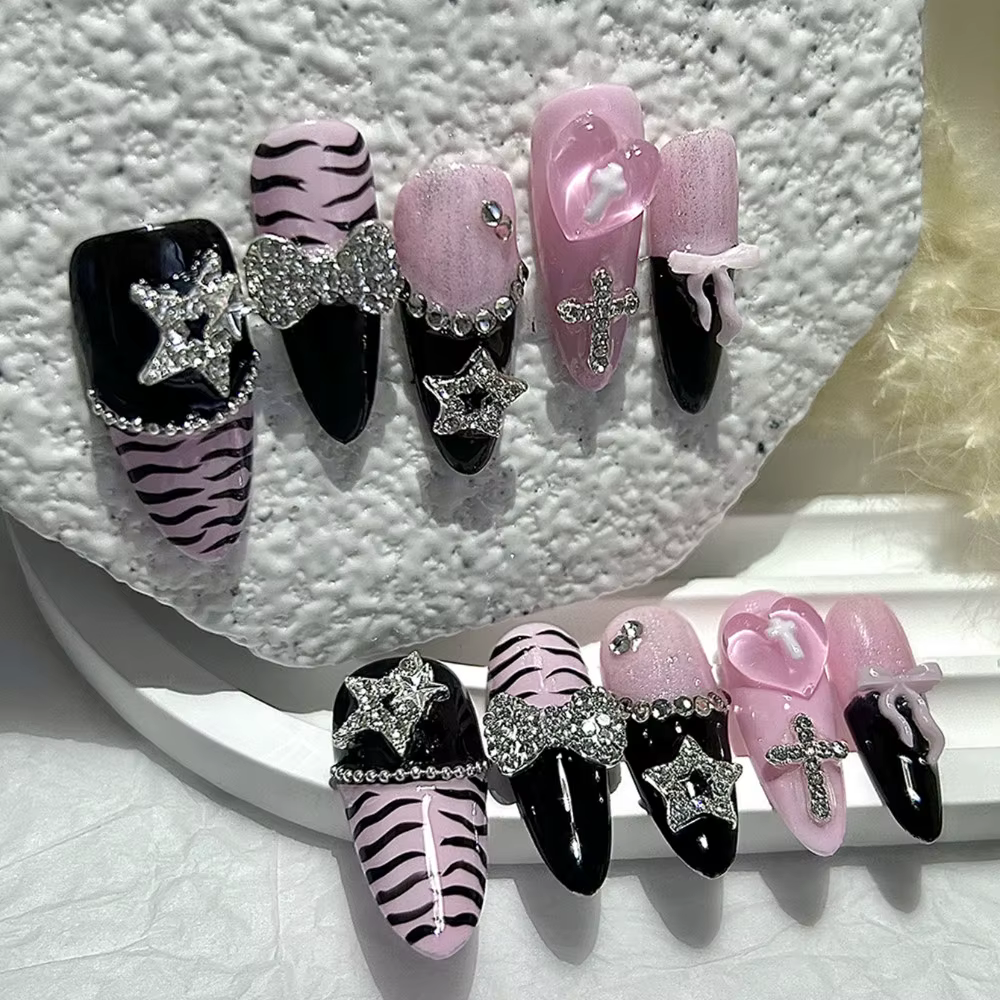 Y2K Baddie Gyaru noir rose longue pointe français presse sur ongles arc étoile croix amour Jirai Nail Art Yami Kawaii
