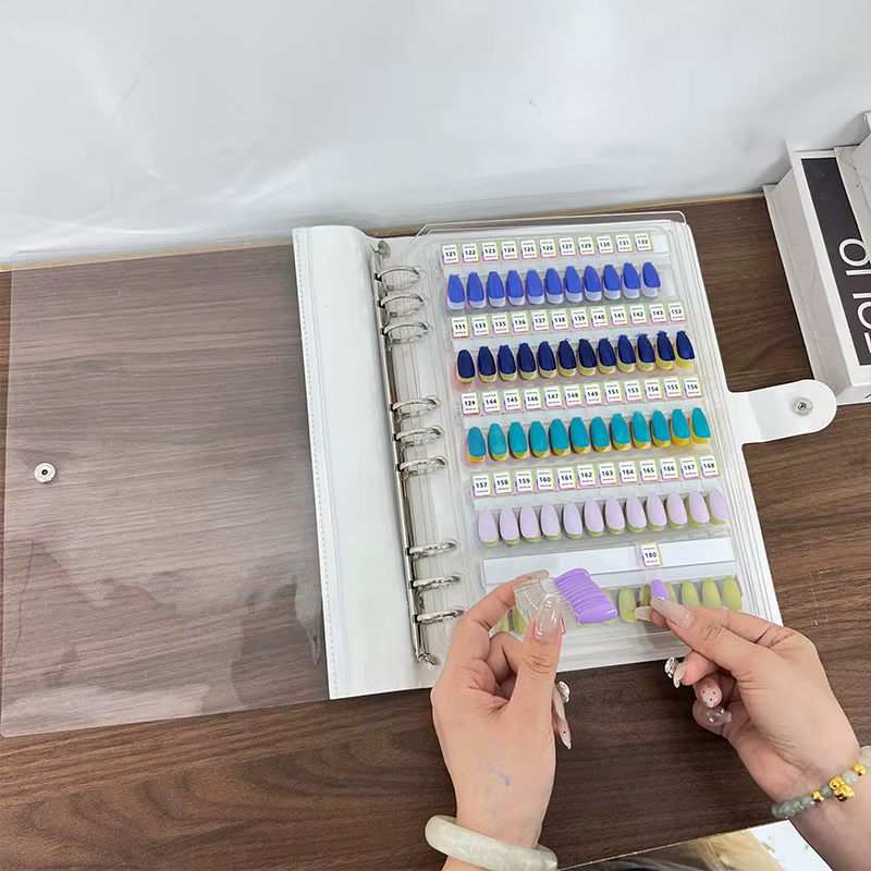 Palette de couleurs pour ongles