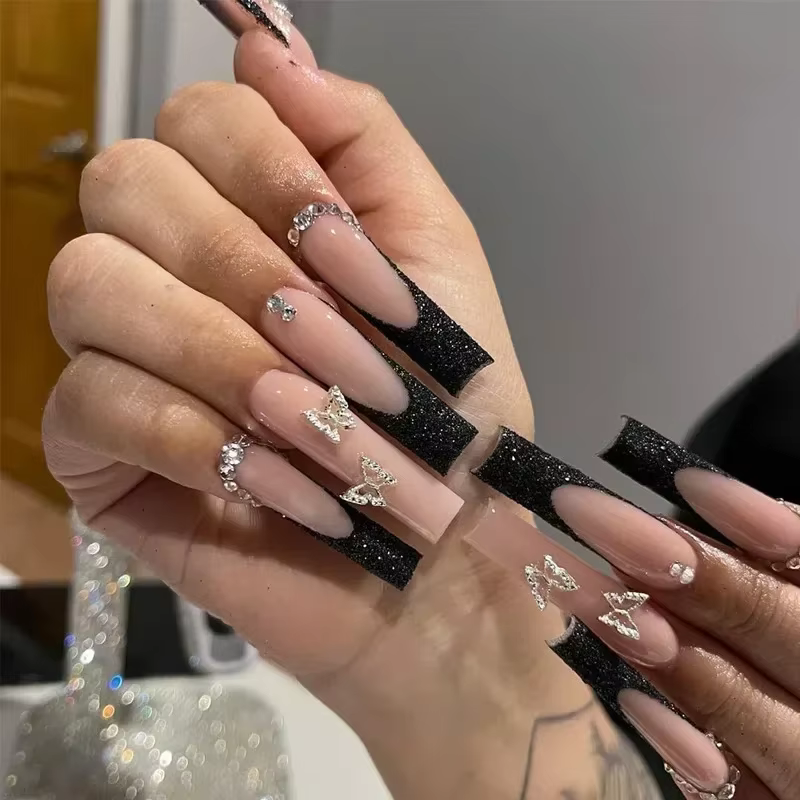 Faux ongles français longs avec colle