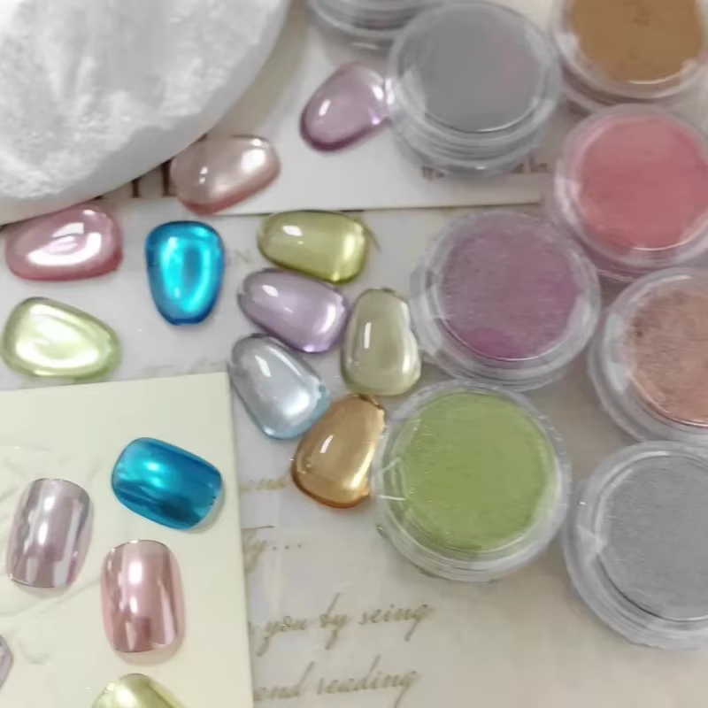 Manucure Super Flash riche en pigments effet miroir scintillant ongles brillant été