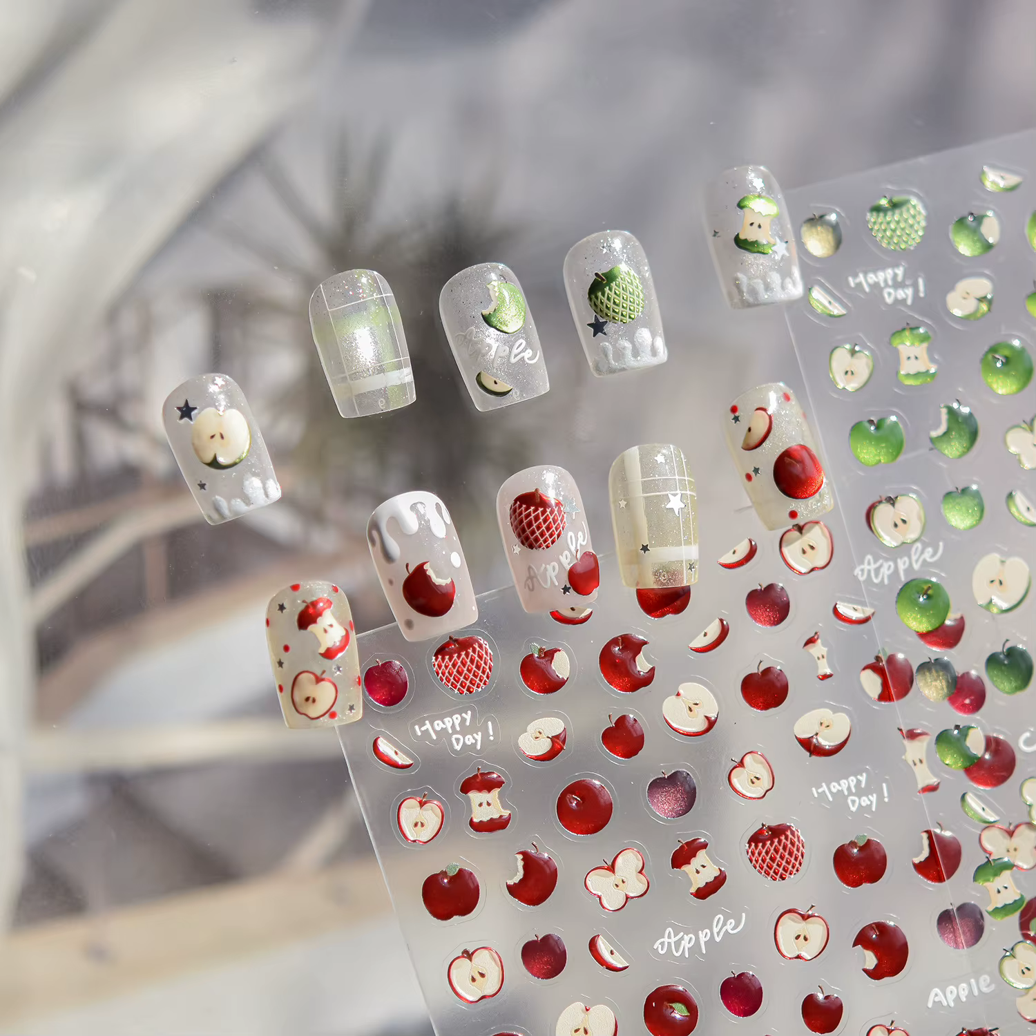 Autocollants pour ongles en forme de pomme rouge et verte