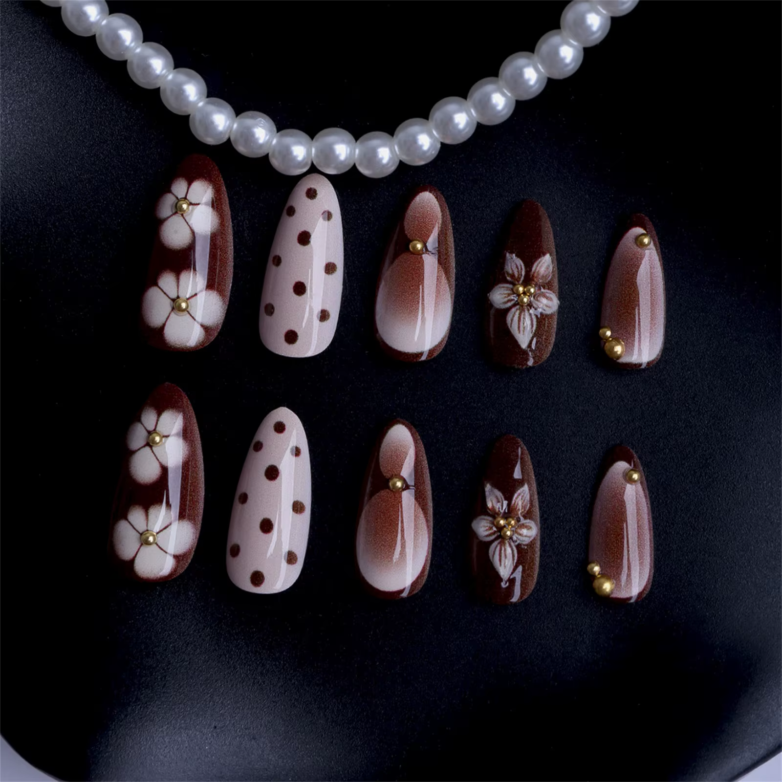 Faux ongles marron amande