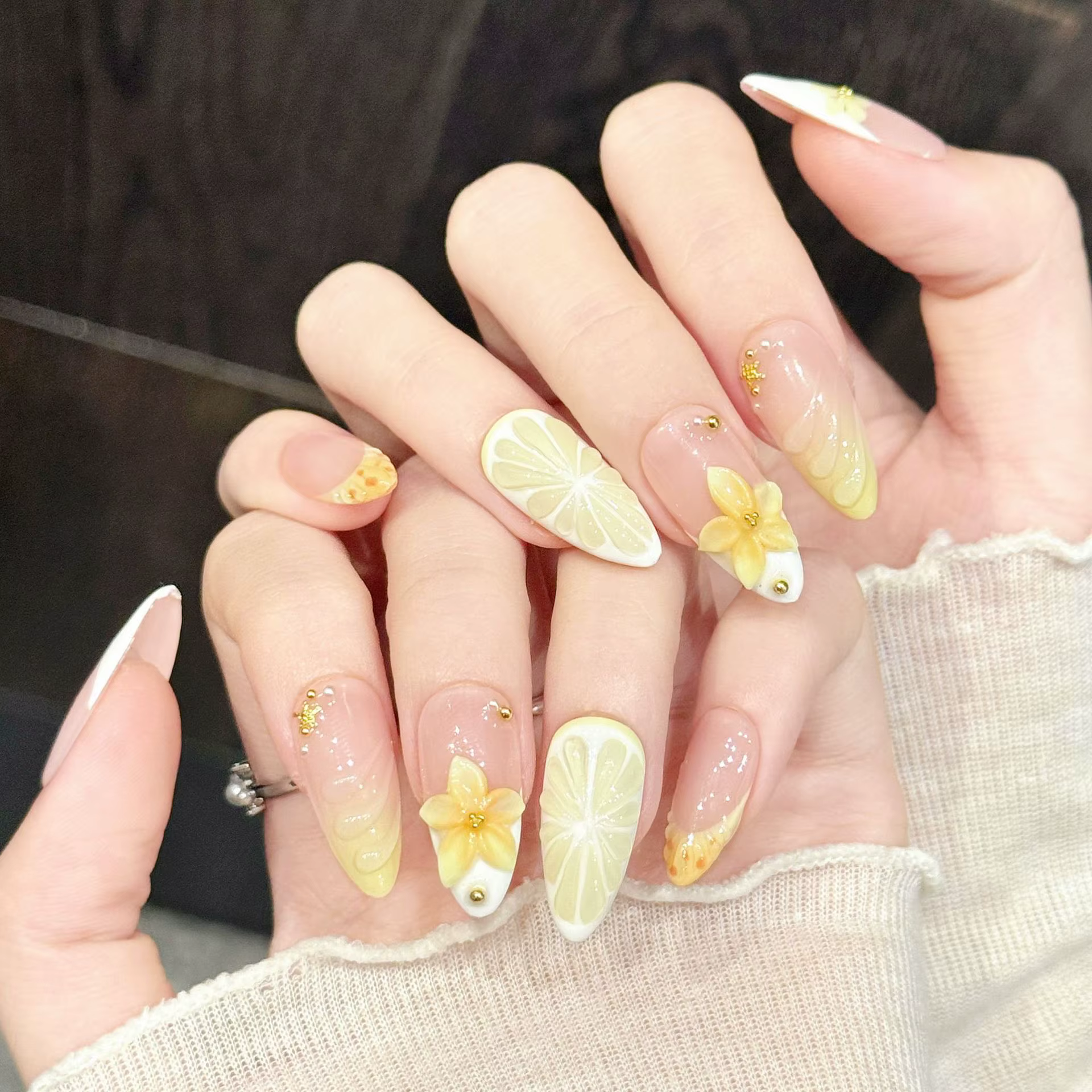 10 faux ongles en amande faits à la main