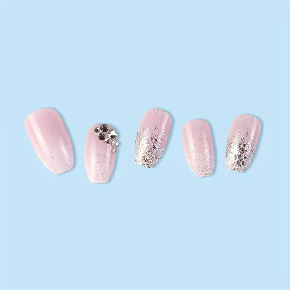 24 faux ongles carrés courts en forme de cercueil avec colle