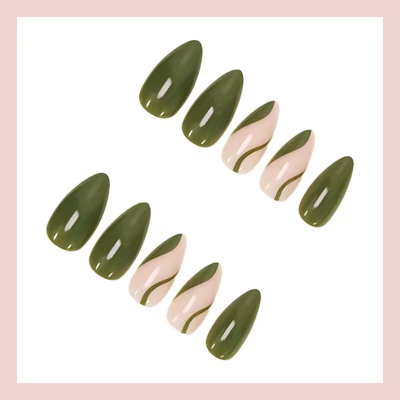 Ensemble de 24 ongles artificiels au design simple et élégant