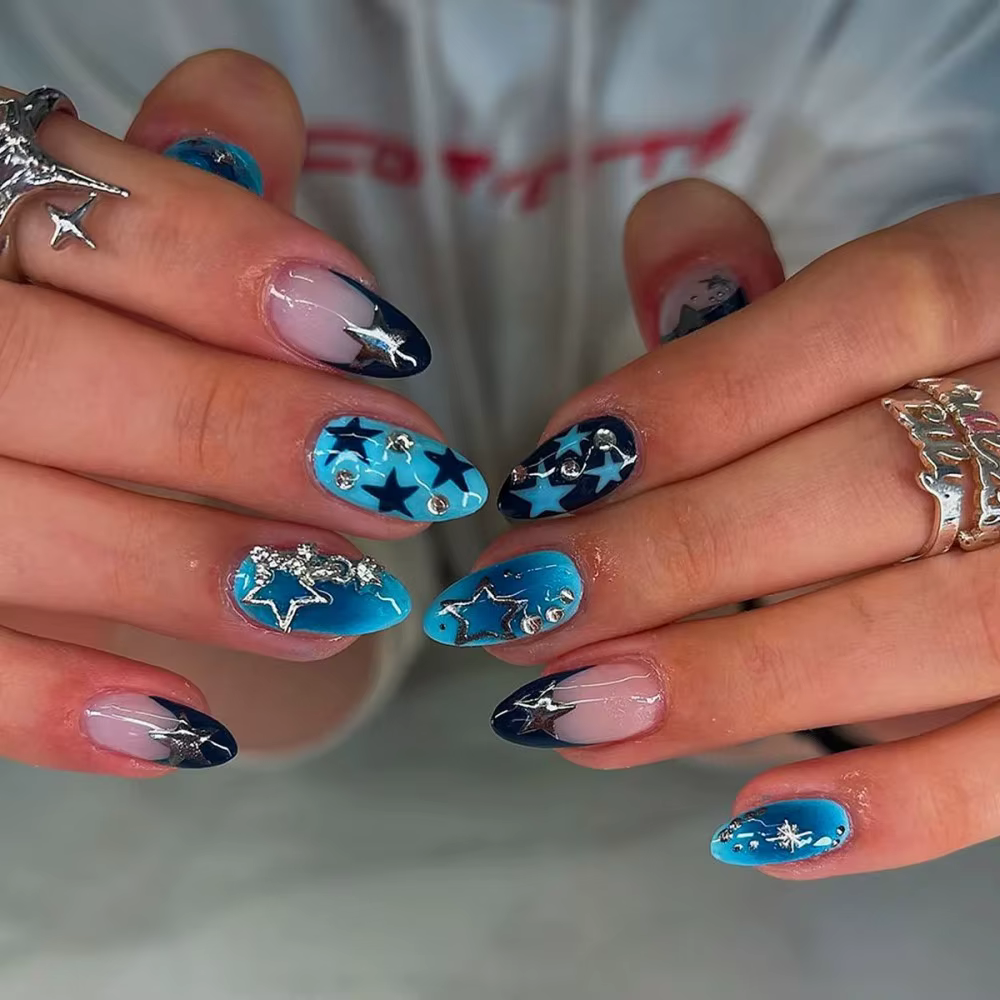 24 faux ongles à presser en amande française bleus