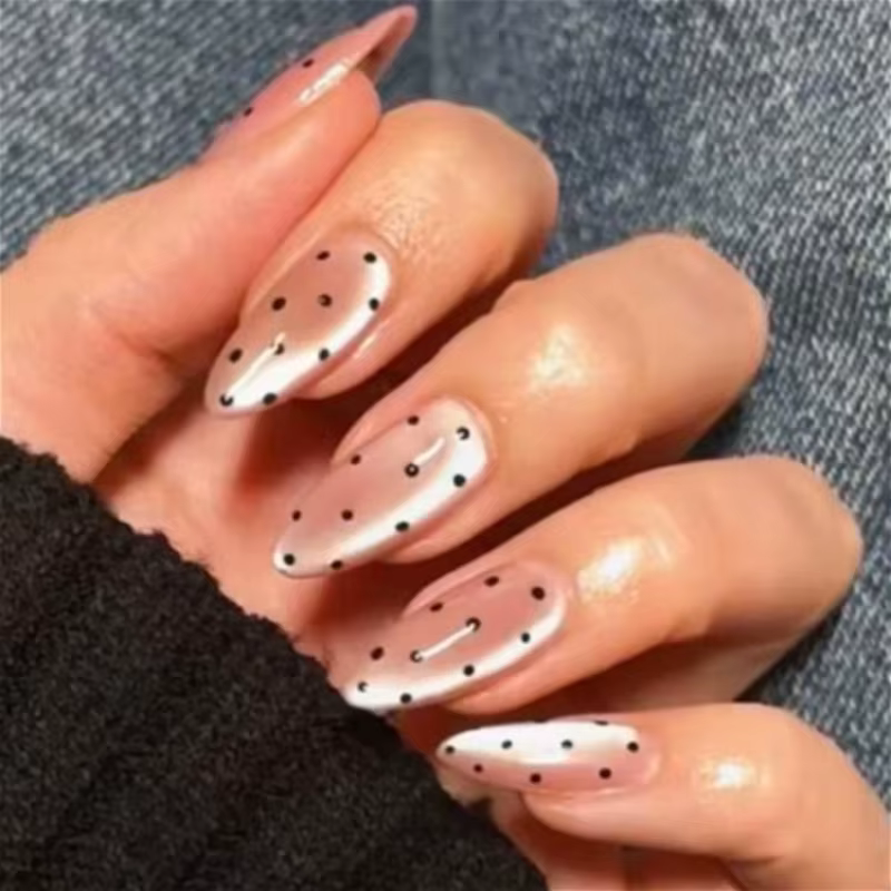 Faux ongles amande brillants à pois blancs et rose nude nacré, prêts à poser, amovibles