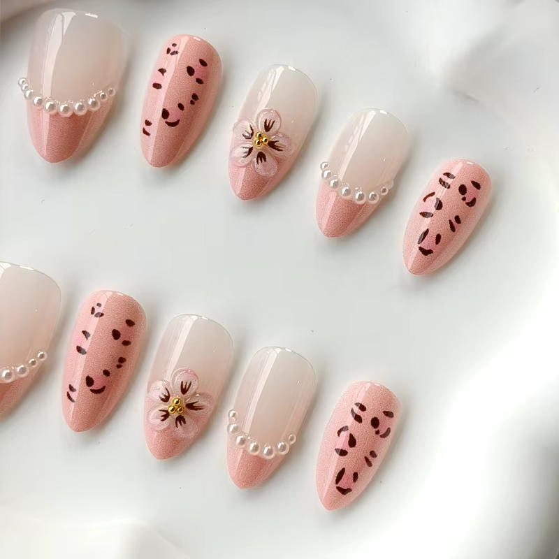 10 faux ongles courts en forme d'amande