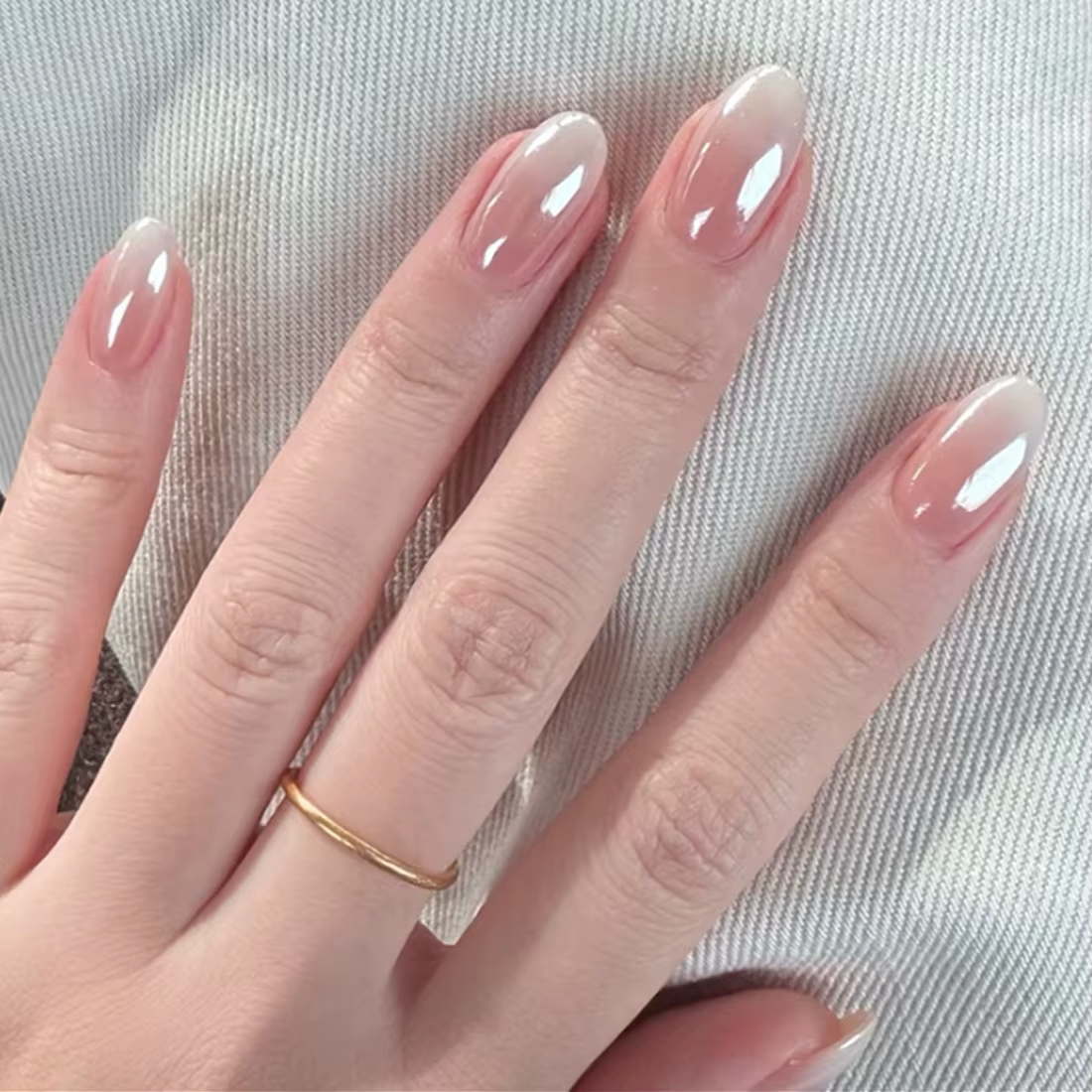 Faux ongles amande bleu nacré effet aurore brillant, style été français, prêts à poser et détachables