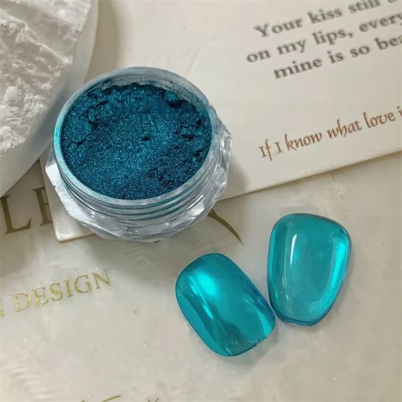 Manucure Super Flash riche en pigments effet miroir scintillant ongles brillant été