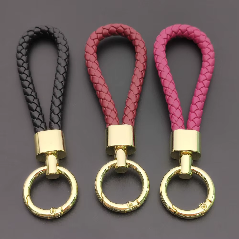 Porte-clés créatif en cuir tressé, accessoires de sac à dos, pendentif couple, cadeau homme femme, porte-clés métallique neutre, mode personnalisée